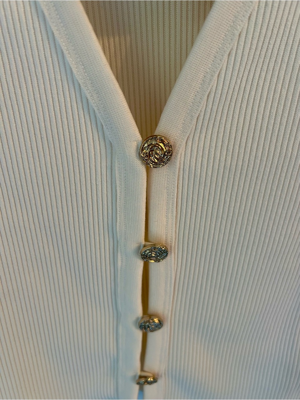 H&M Cream Ribbed V-Neck Tank with Gold Buttons - Picture 6 of 7